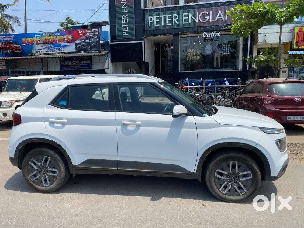 Hyundai Venue Sx (o) Mt 1.5 Diesel, 2021