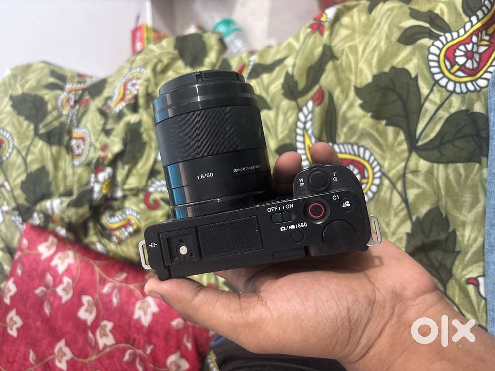 sony ZVE10 , 2 yers old
