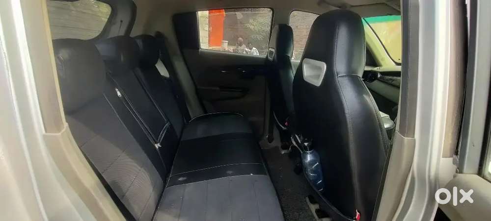 Mahindra Kuv 100 2017 Petrol