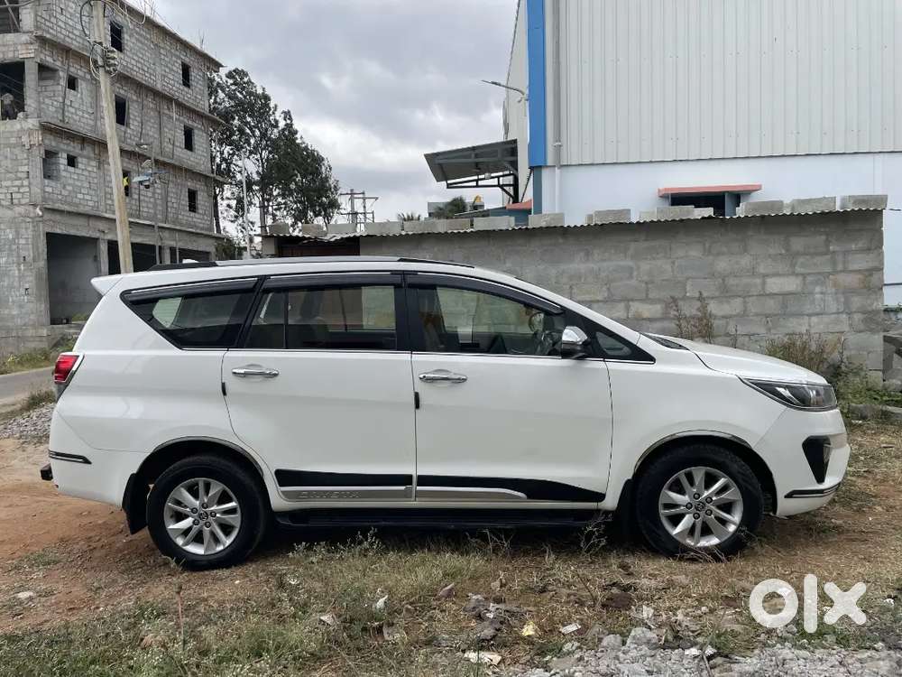 Toyota Innova Crysta Mt 2019