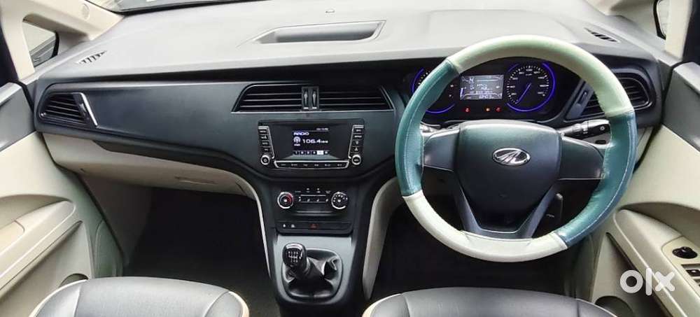 Mahindra Marazzo M4, 2019, Diesel