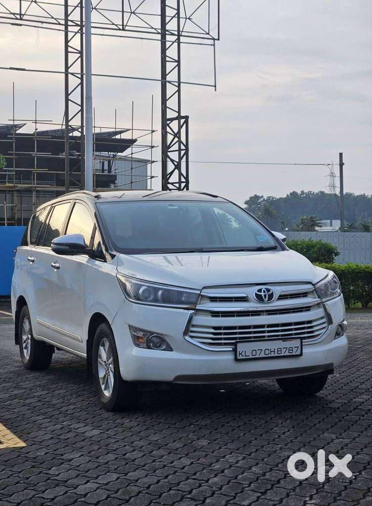 Toyota Innova Crysta 2.8 Z, 2016, Diesel