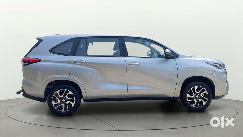 Maruti Suzuki Invicto Zeta Plus 8str, 2023, Petrol