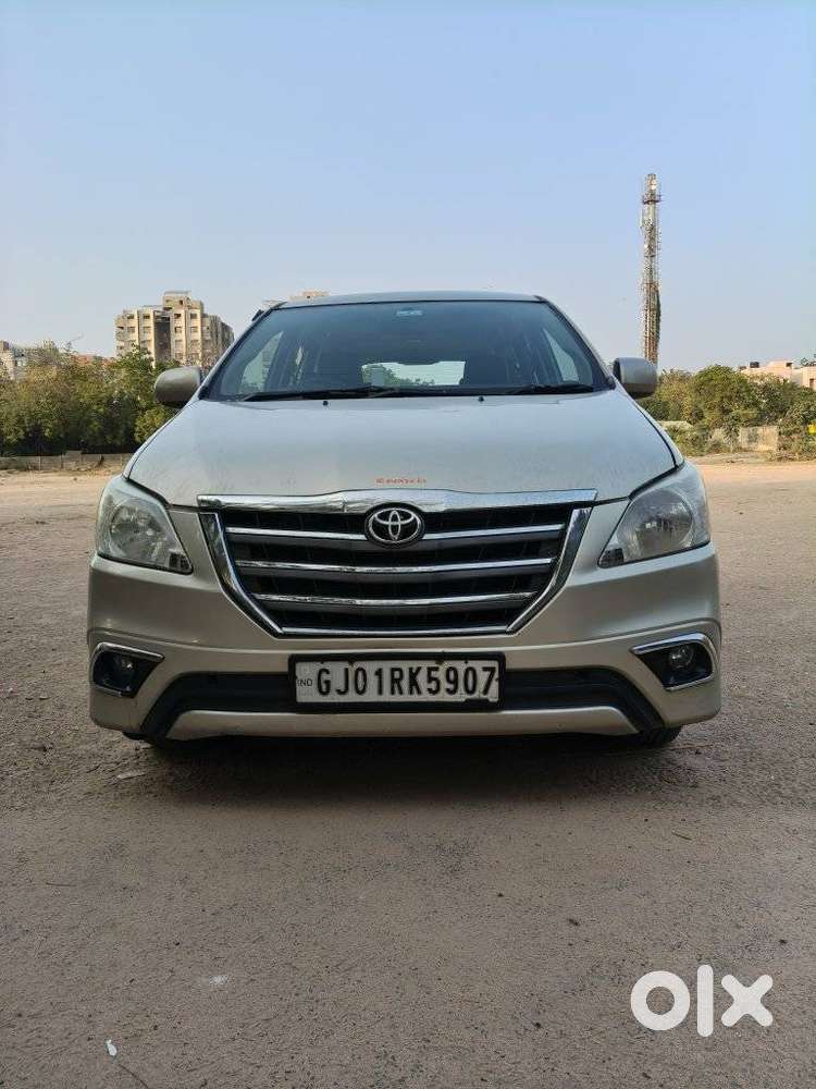 Toyota Innova 2.5 Gx (diesel) 8 Seater Bs Iv, 2015, Diesel