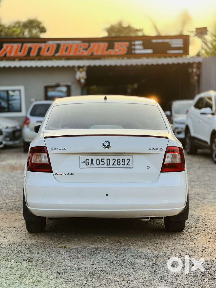 Skoda Rapid 1.6 Mpi Elegance, 2015, Petrol