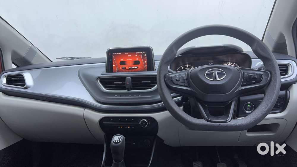 Tata Altroz 1.2 Xt, 2022, Petrol