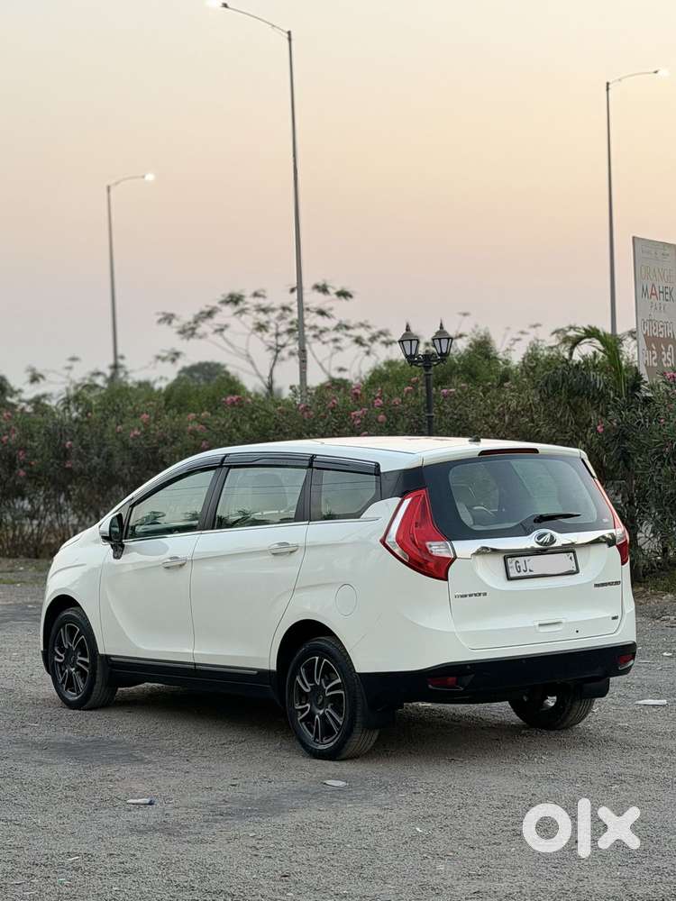 Mahindra Marazzo