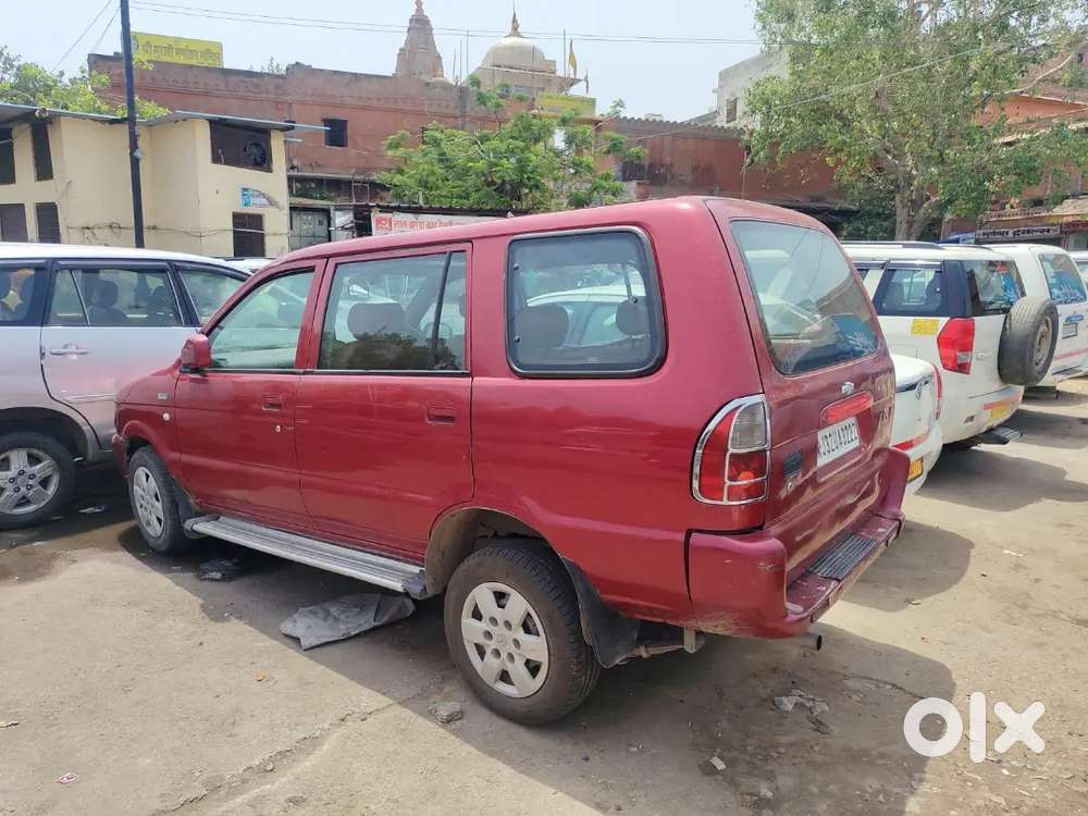 Chevrolet Tavera Neo 2012
