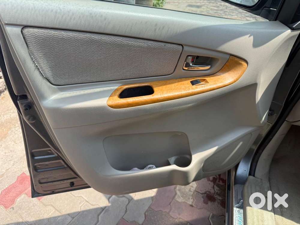 Toyota Innova 2011 Diesel 125783 Km Driven