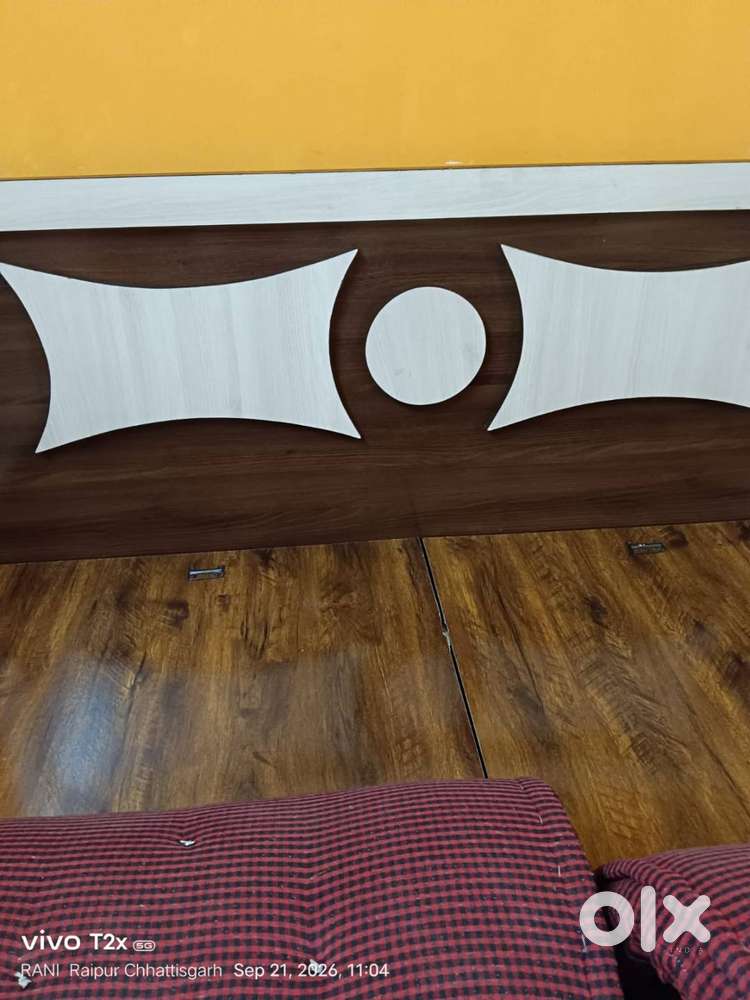 King Size Wooden Bed in Excellent condition