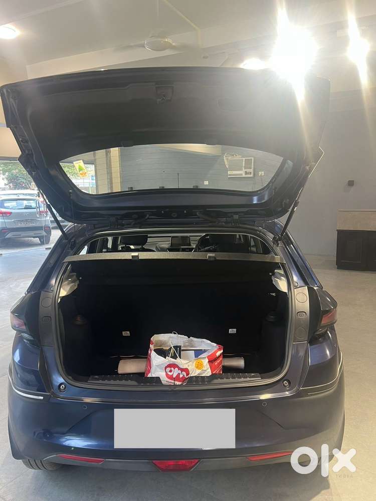 Tata Altroz 1.2 Xz Plus Rtn Dct, 2022, Petrol