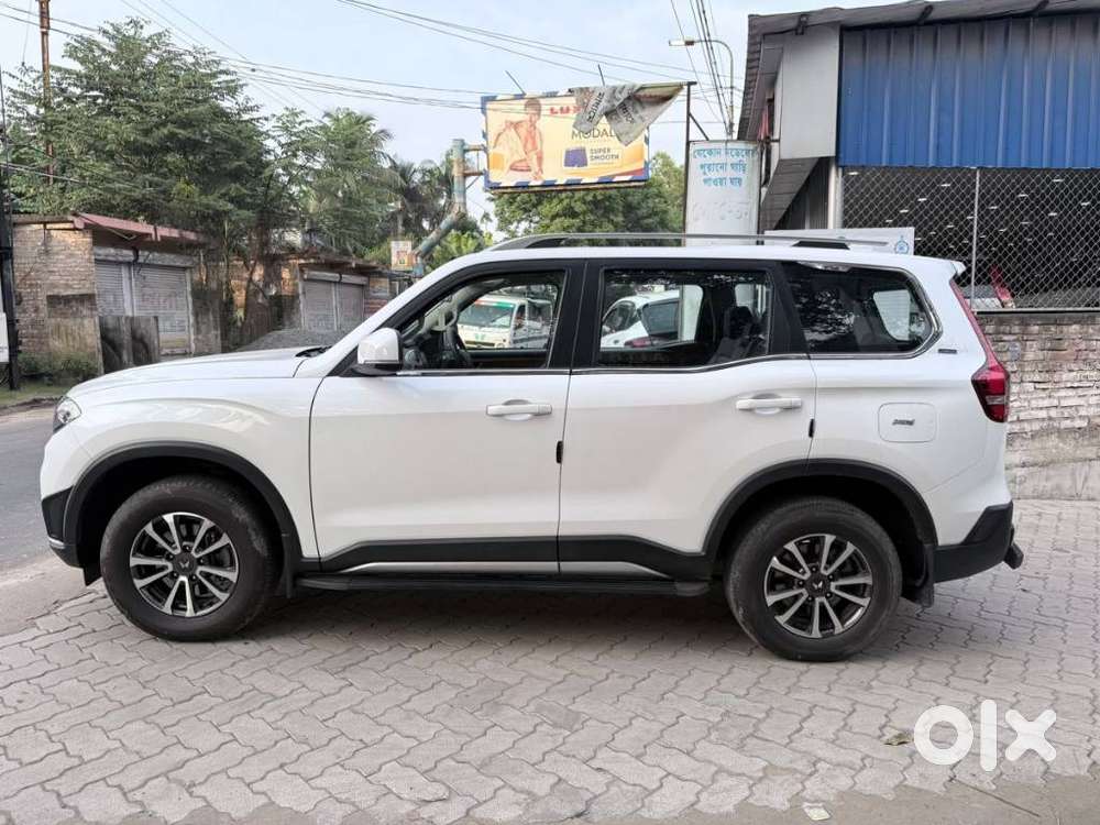 Mahindra Scorpio-n 2.0 Z8 Petrol Mt 7 Str, 2024, Petrol