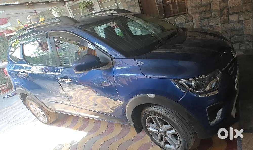 Less Driven Perfect Condition 7 Seater Car For Immediate Sale