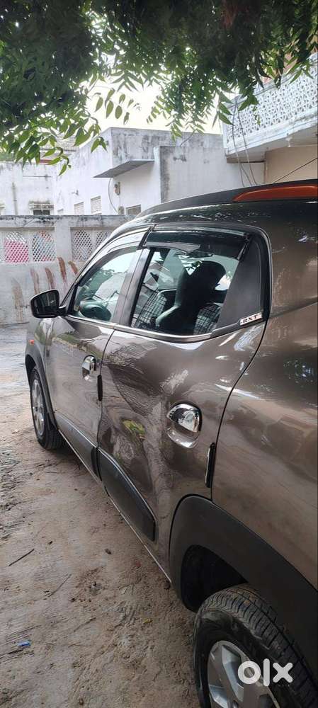 Renault Kwid Climber Rxt 2017  Grey + Orange Edition  Sporty Look