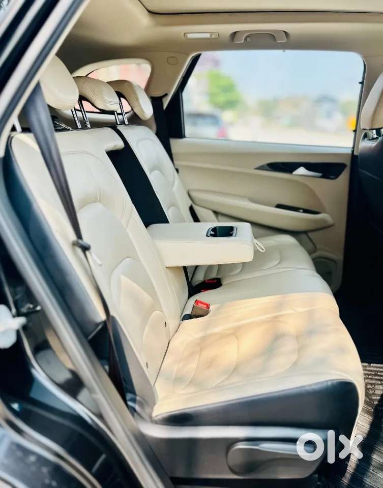 Mg Hector Plus 1.5 Sharp Turbo Cvt 6 Str, 2022, Petrol