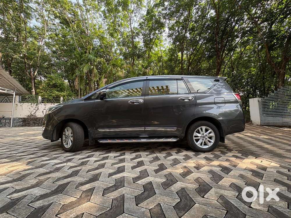 Toyota Innova Crysta 2017 Diesel Well Maintained