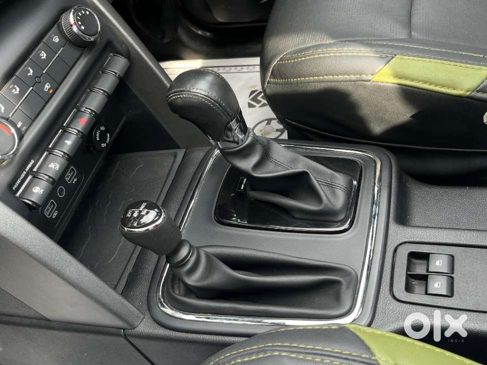 Mahindra Thar Lx 4-str Convertible At, 2021, Petrol