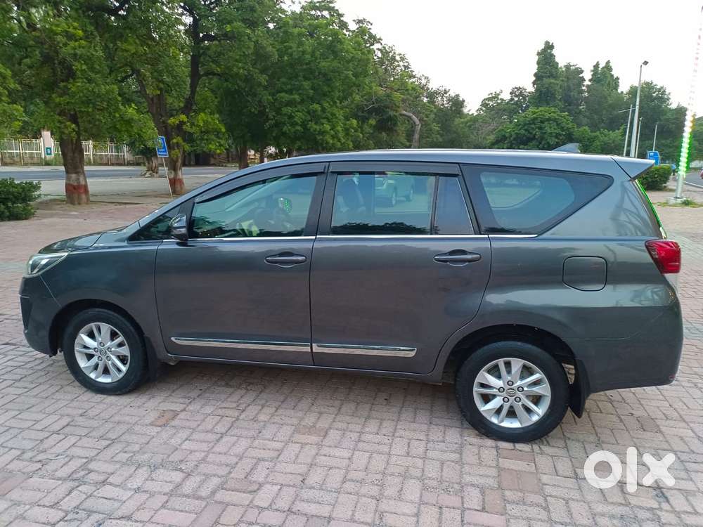 Toyota Innova Crysta 2.4 G Mt, 2017, Diesel