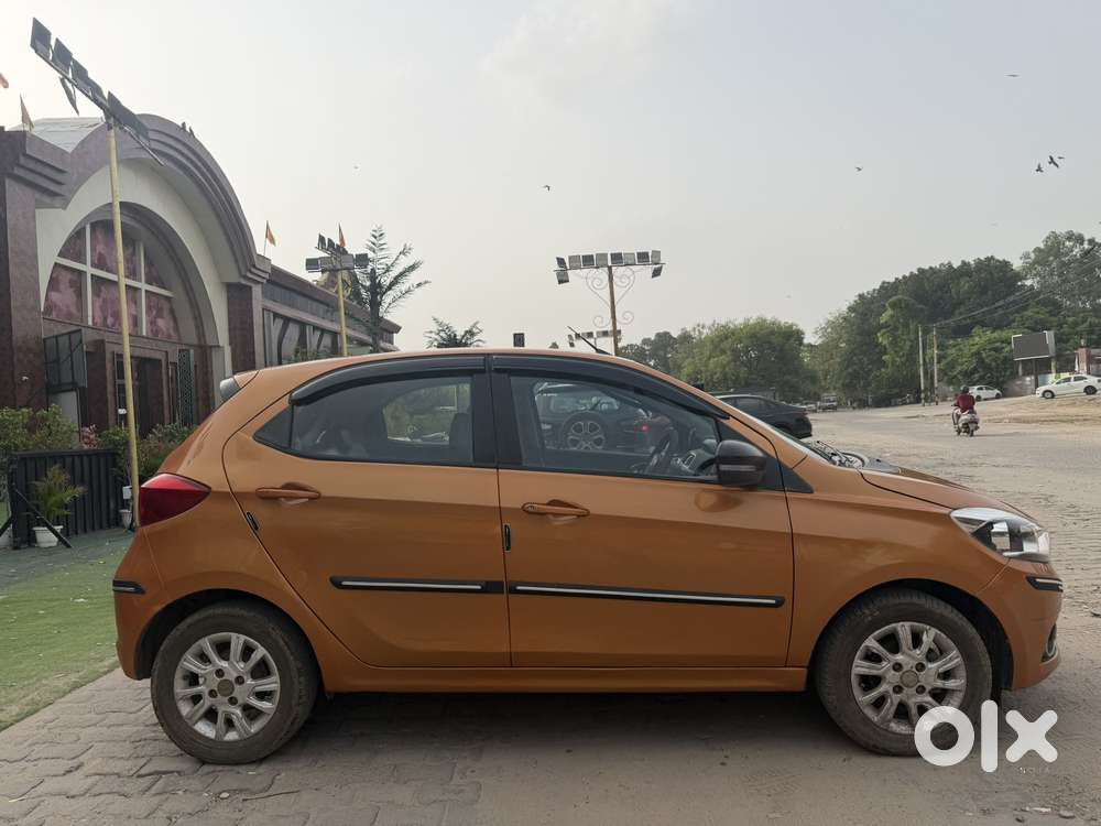 Tata Tiago 1.2 Revotron Xz (o), 2016, Petrol
