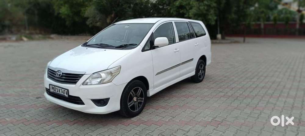 Toyota Innova 2014 Diesel Well Maintained