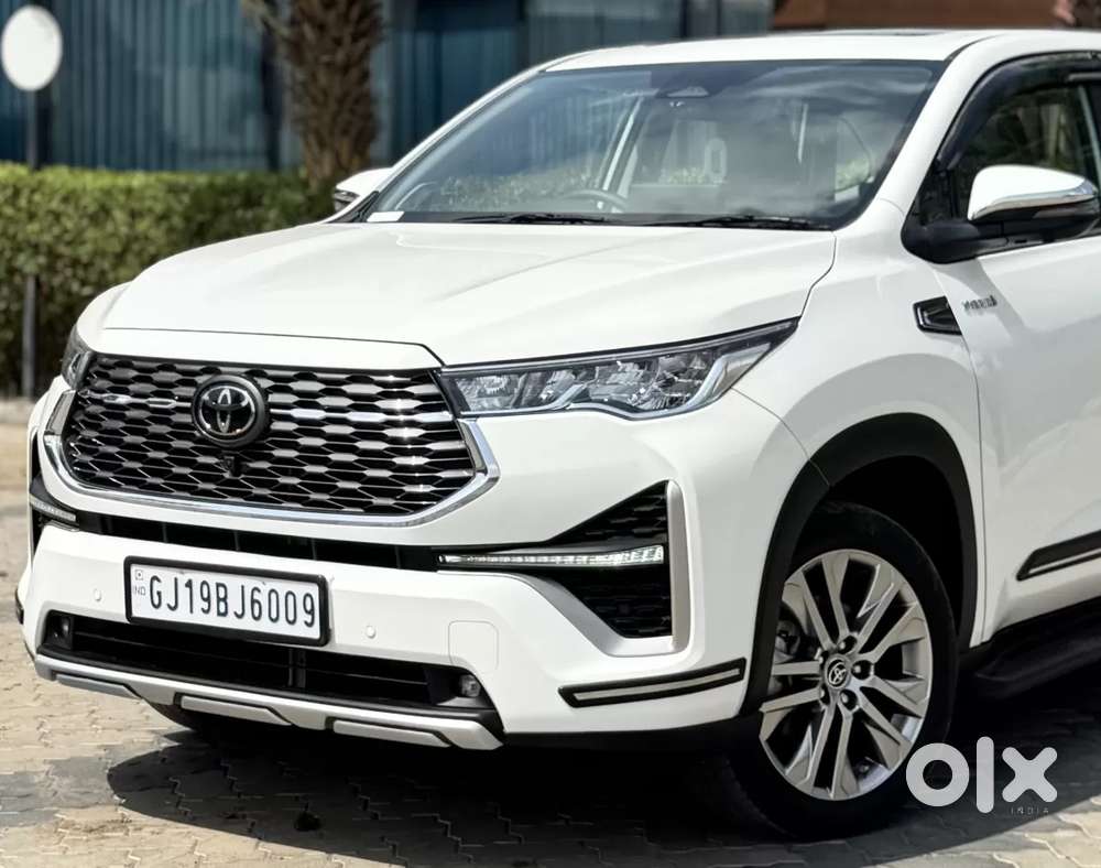 Toyota Innova Hycross 2.0 Zx Hybrid 7 Str, 2024, Petrol
