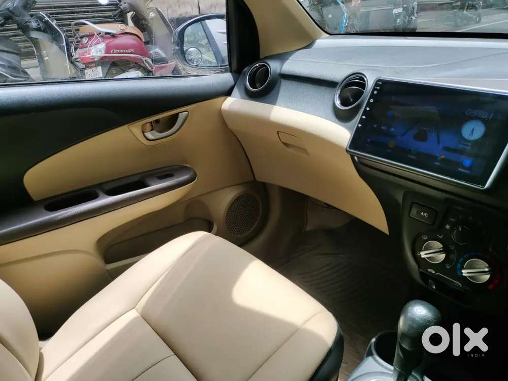 New Tyre, Battery, Leather Seat Cover Com Insurance Idv 3.27 Lakh