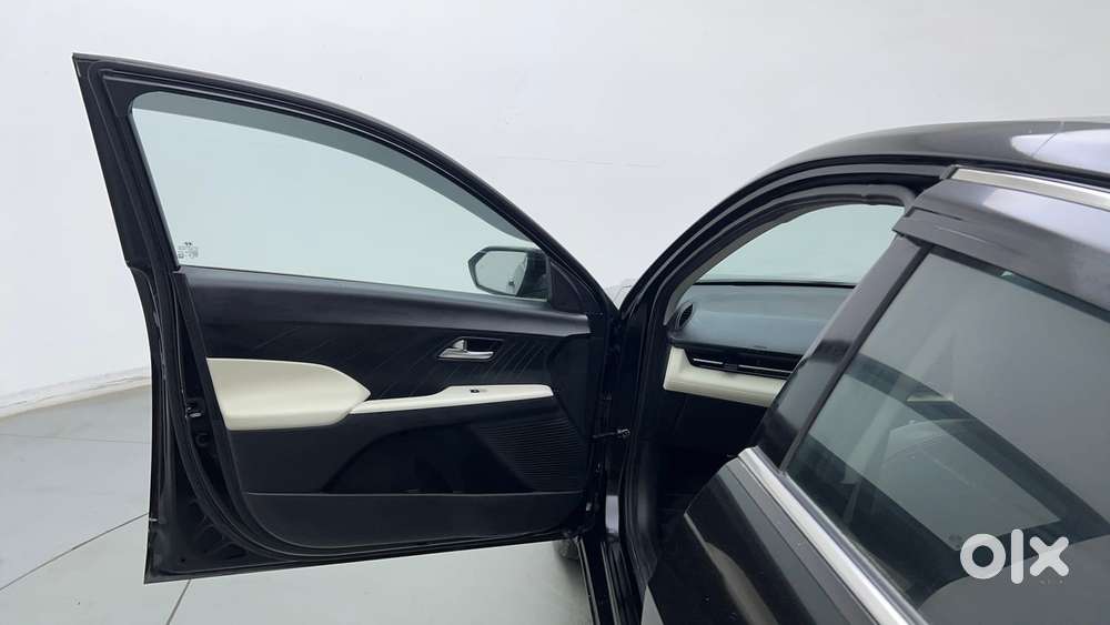 Hyundai Verna Sx 1.5 Petrol Ivt, 2023, Petrol