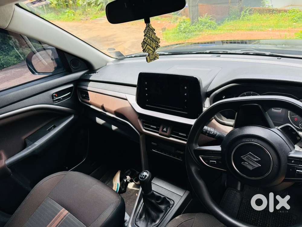 Maruti Suzuki Brezza Petrol Manual 2024