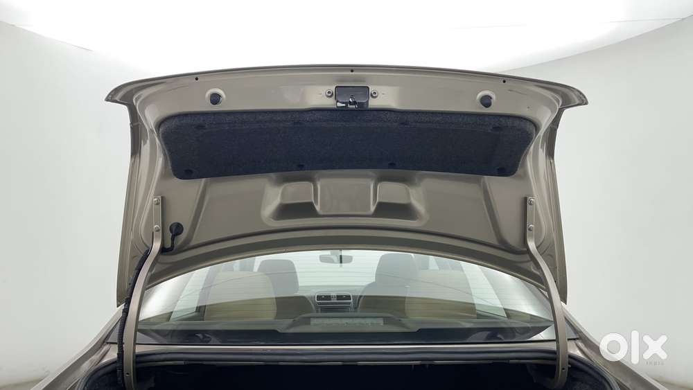 Volkswagen Vento 1.6 Highline, 2019, Petrol