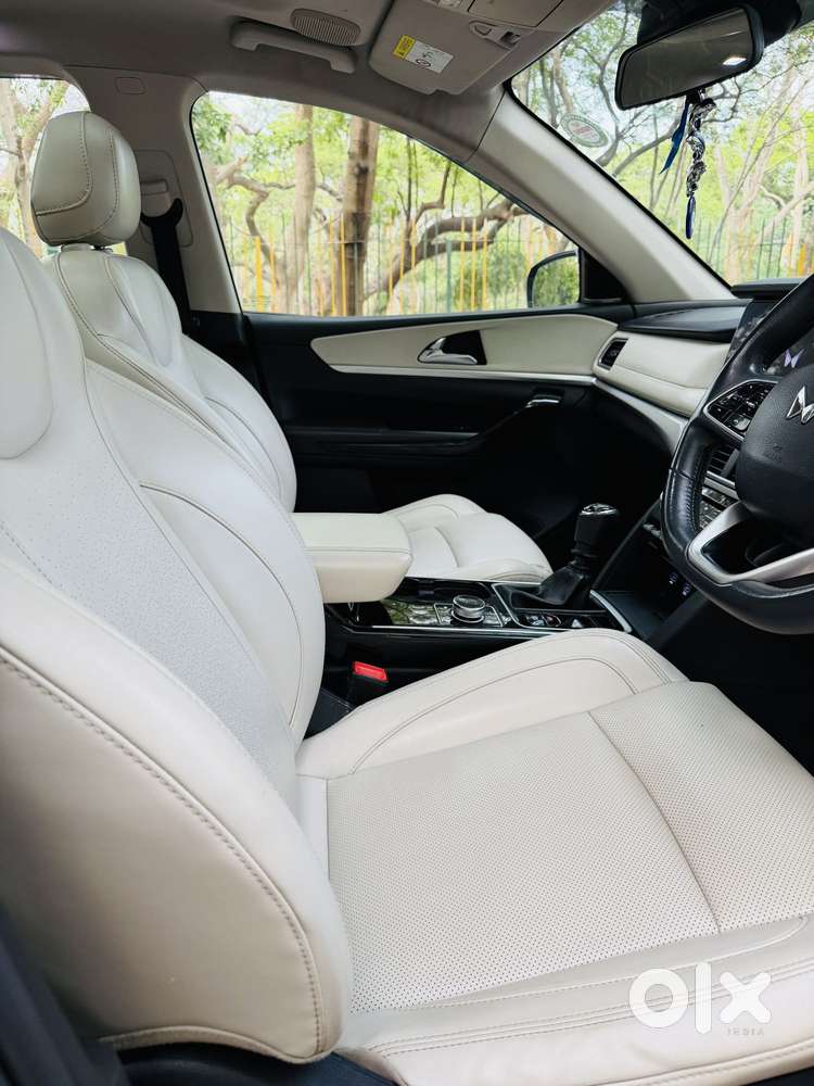 Mahindra Xuv700 2.2 Ax 7 Diesel Mt Luxury Pack Str, 2022, Diesel