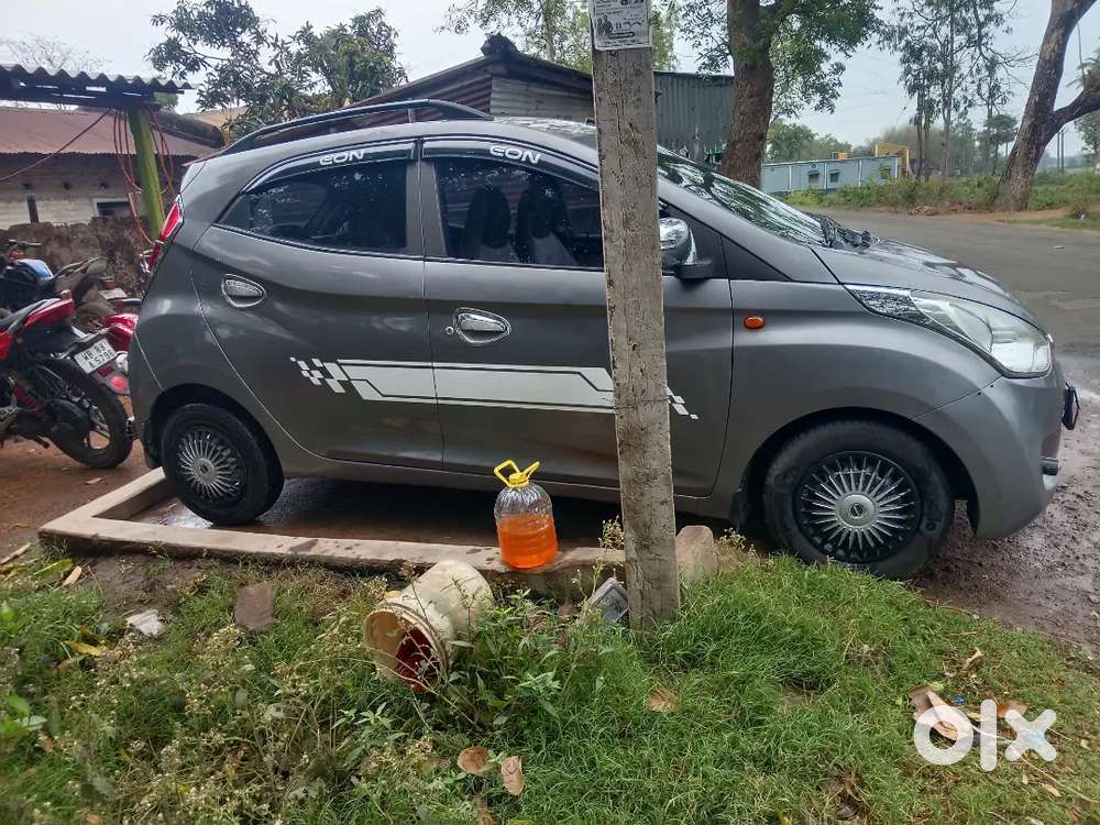 Hyundai Eon  Petrol 67000 Km Driven