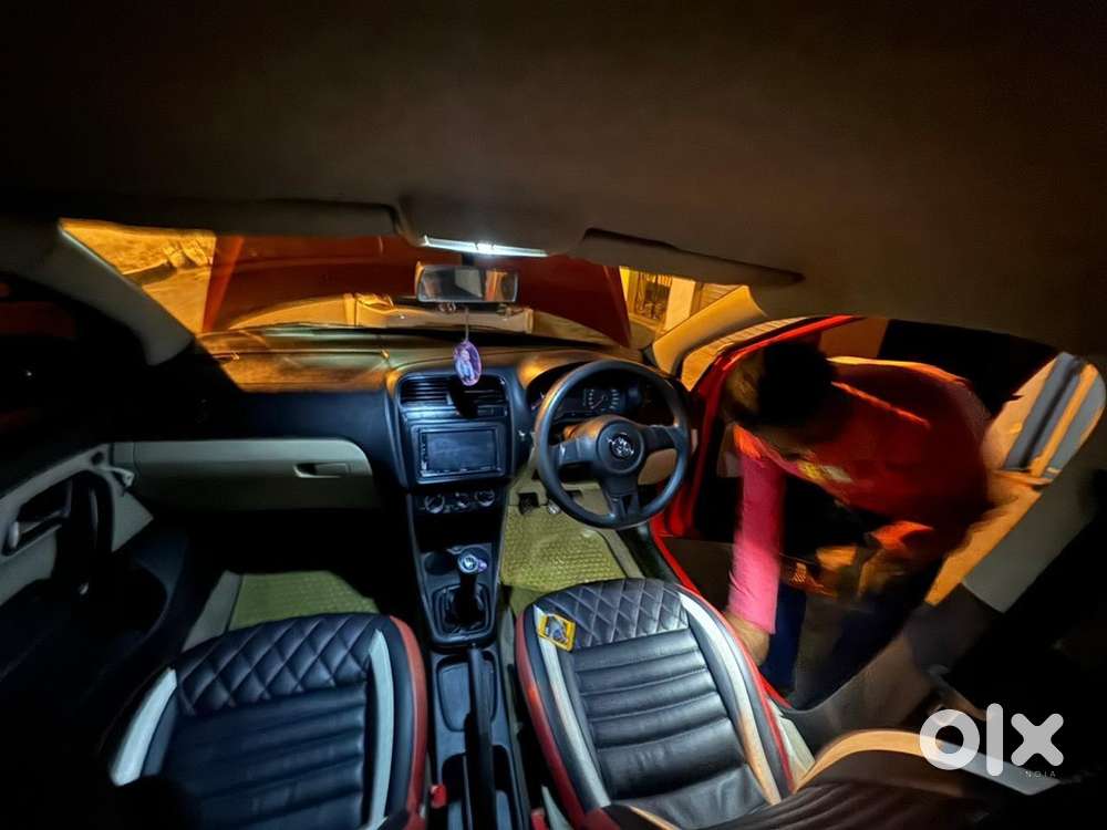 Volkswagen Polo Petrol Manual 2010