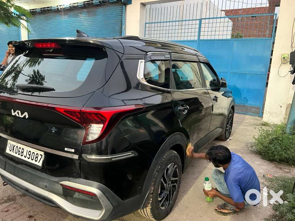 Kia Carens 2024 Model Second Top Well Maintened