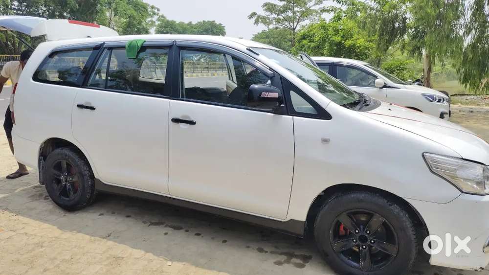 Toyota Innova 2014 Diesel 125000 Km Driven