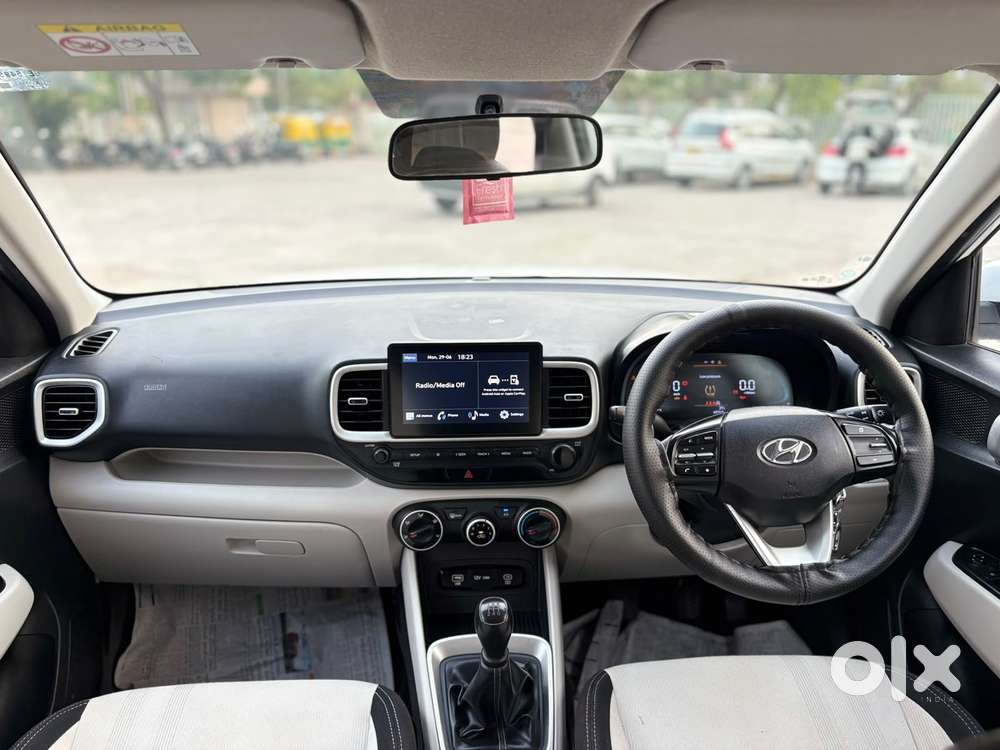 Hyundai Venue 1.2 S Plus, 2023, Petrol