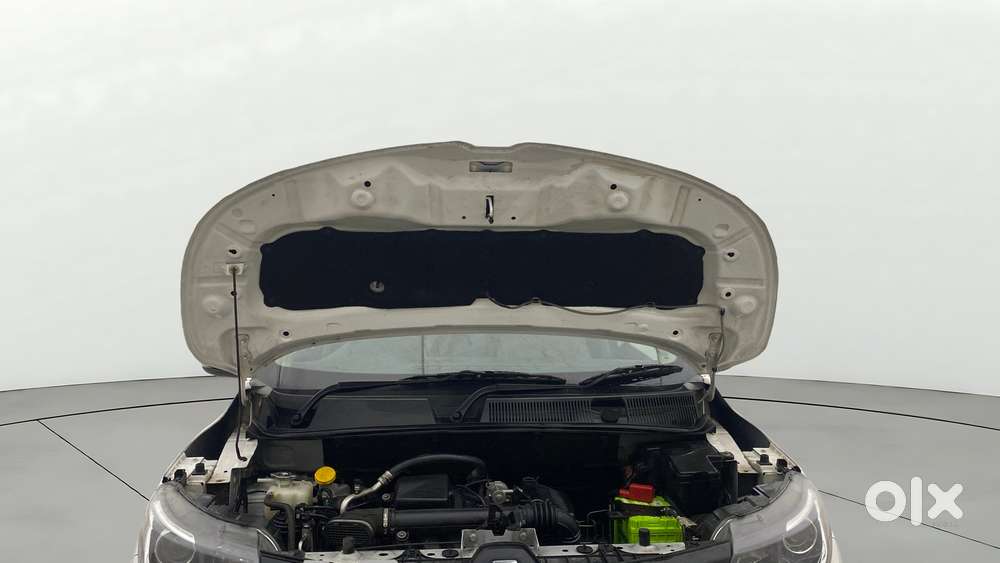 Renault Triber Rxt, 2022, Petrol