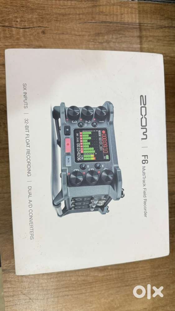 Zoom F6 MultiTrack Field Recorder - Dual A/D Converters