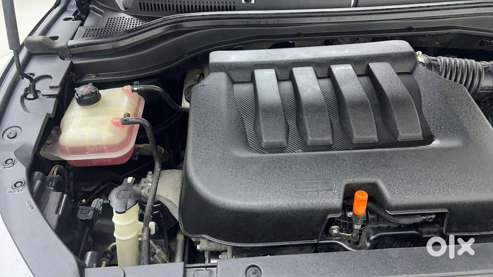 Mahindra Xuv700 2.0 Ax 7 Petrol At Luxury Pack Str, 2024, Petrol