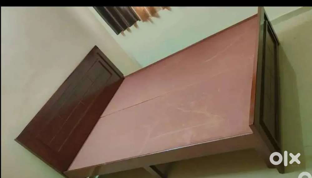 queen size affordable cot without storage