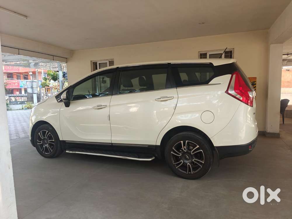 Mahindra Marazzo M8, 2018, Diesel