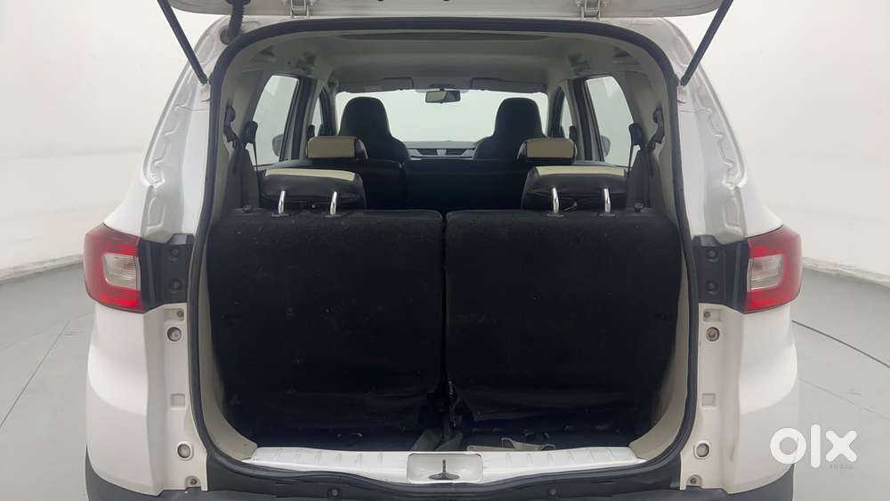 Renault Triber Rxt, 2023, Petrol