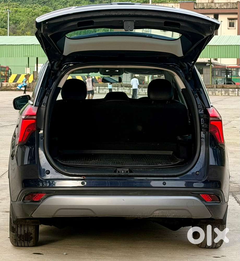 Mahindra Xuv700 2.0 Ax 5 Petrol At Str, 2023