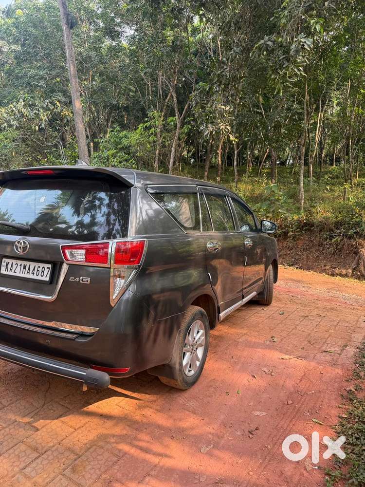 Toyota Innova Crysta 2016