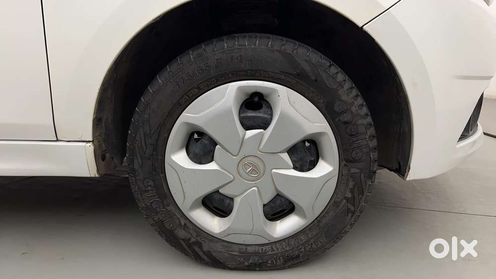 Tata Tiago 1.2 Revotron Xta, 2018, Petrol