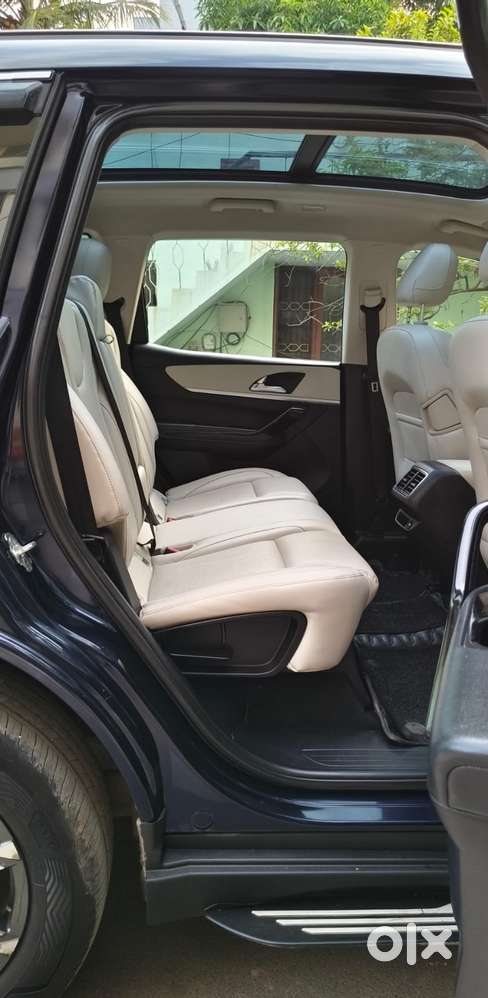 Mahindra Xuv700 2.2 Ax 7 Diesel At Luxury Pack Str Awd, 2024, Diesel