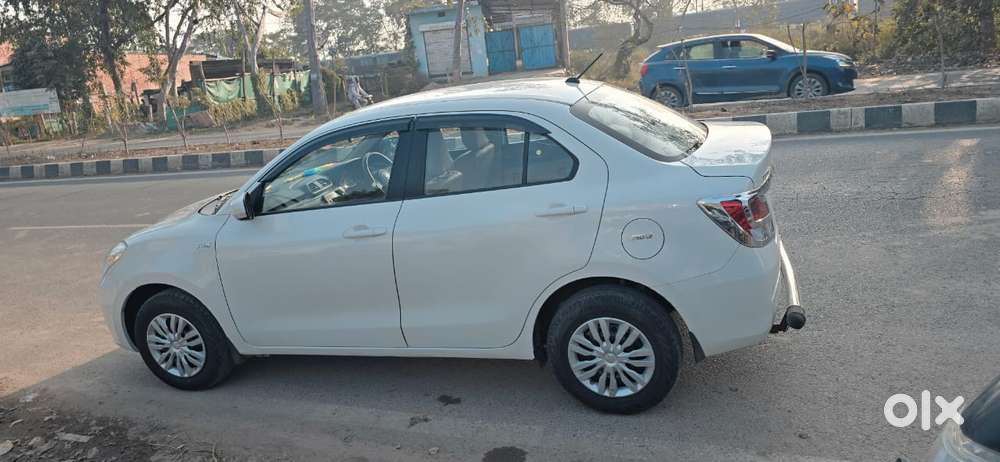 Maruti Suzuki Dzire 1.2 Vxi, 2023, Petrol