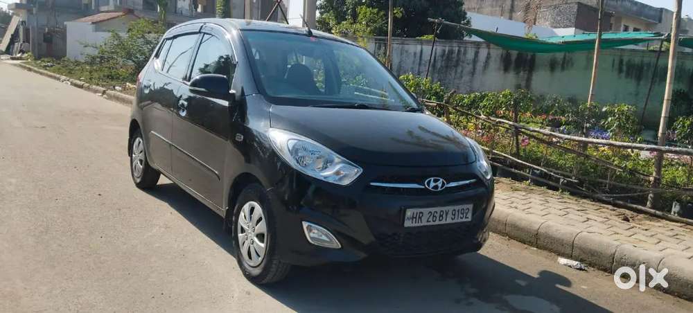 Hyundai I10 2013 Petrol  Automatic With Sunroof Black Colour