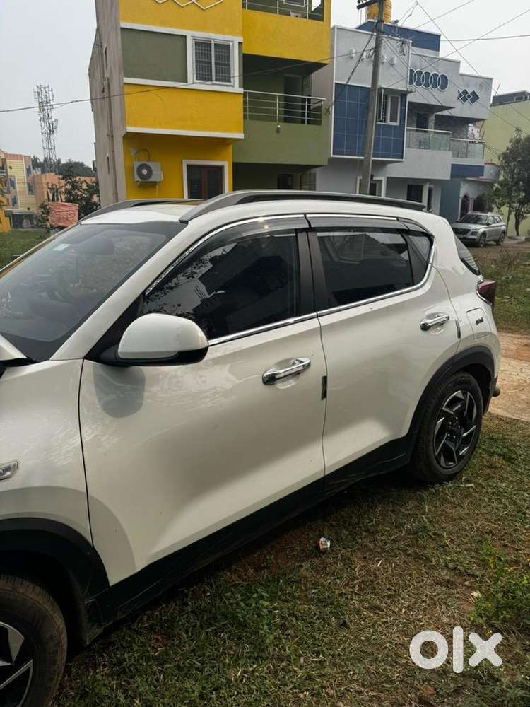 Kia Sonet 2024 Petrol 6000 Km Driven