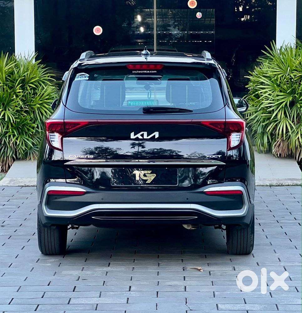 Kia Carens, 2023, Petrol
