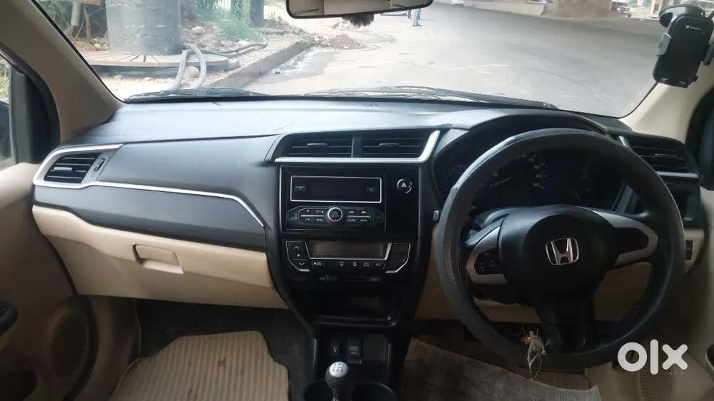 Honda Amaze 2017 Petrol 37000 Km Driven Ist Owner